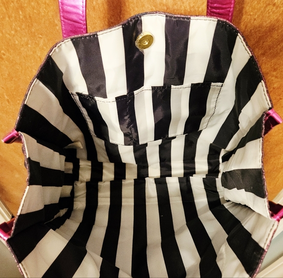 Juicy Couture Metallic Fuchsia Tote - Picture 16 of 16